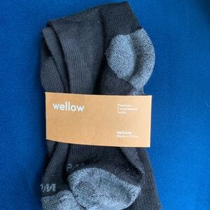 Wellow Compression Socks Medium